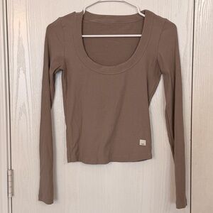 Vuori Women’s Long Sleeve Pose Scoop Tee Size Small Brown Ribbed